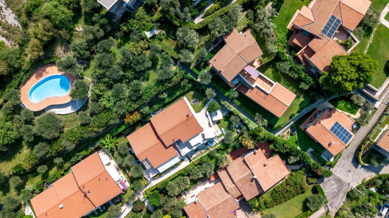 Villa Casa Antichità à Torri Del Benaco Extérieur photo