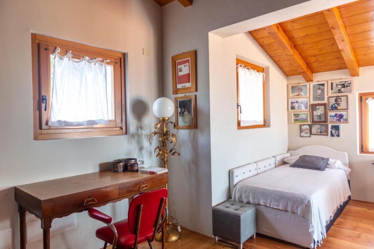 Villa Casa Antichità à Torri Del Benaco Extérieur photo