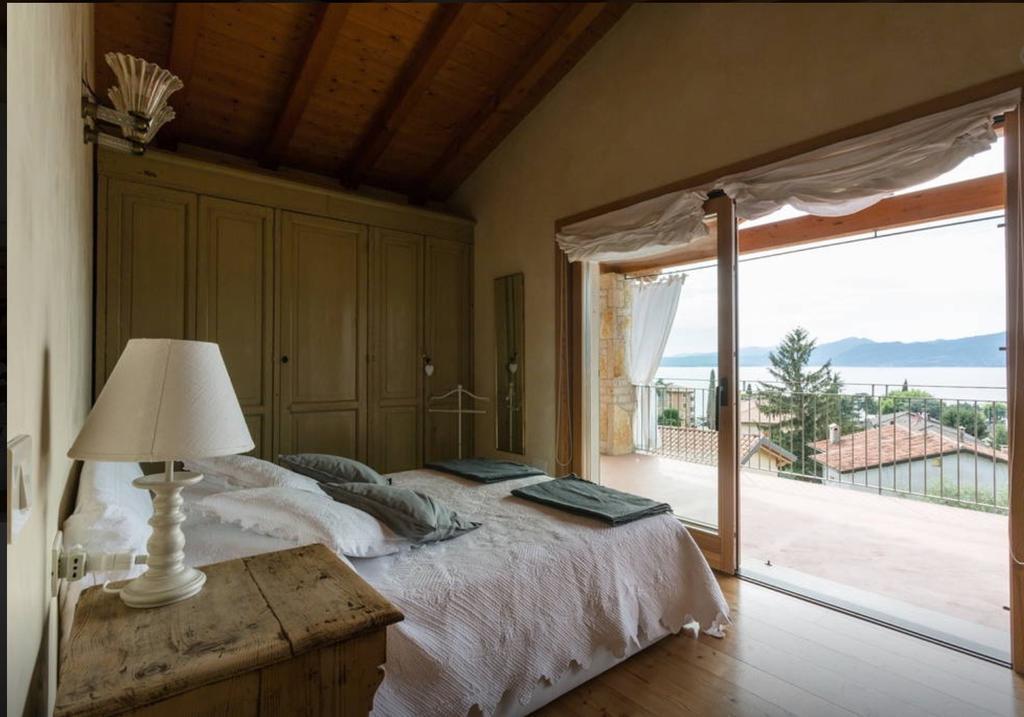 Villa Casa Antichità à Torri Del Benaco Chambre photo