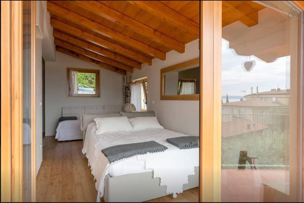 Villa Casa Antichità à Torri Del Benaco Extérieur photo