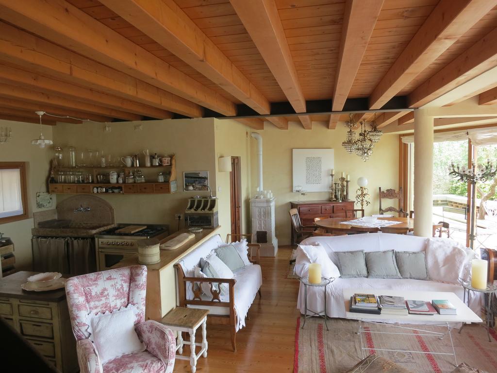 Villa Casa Antichità à Torri Del Benaco Chambre photo